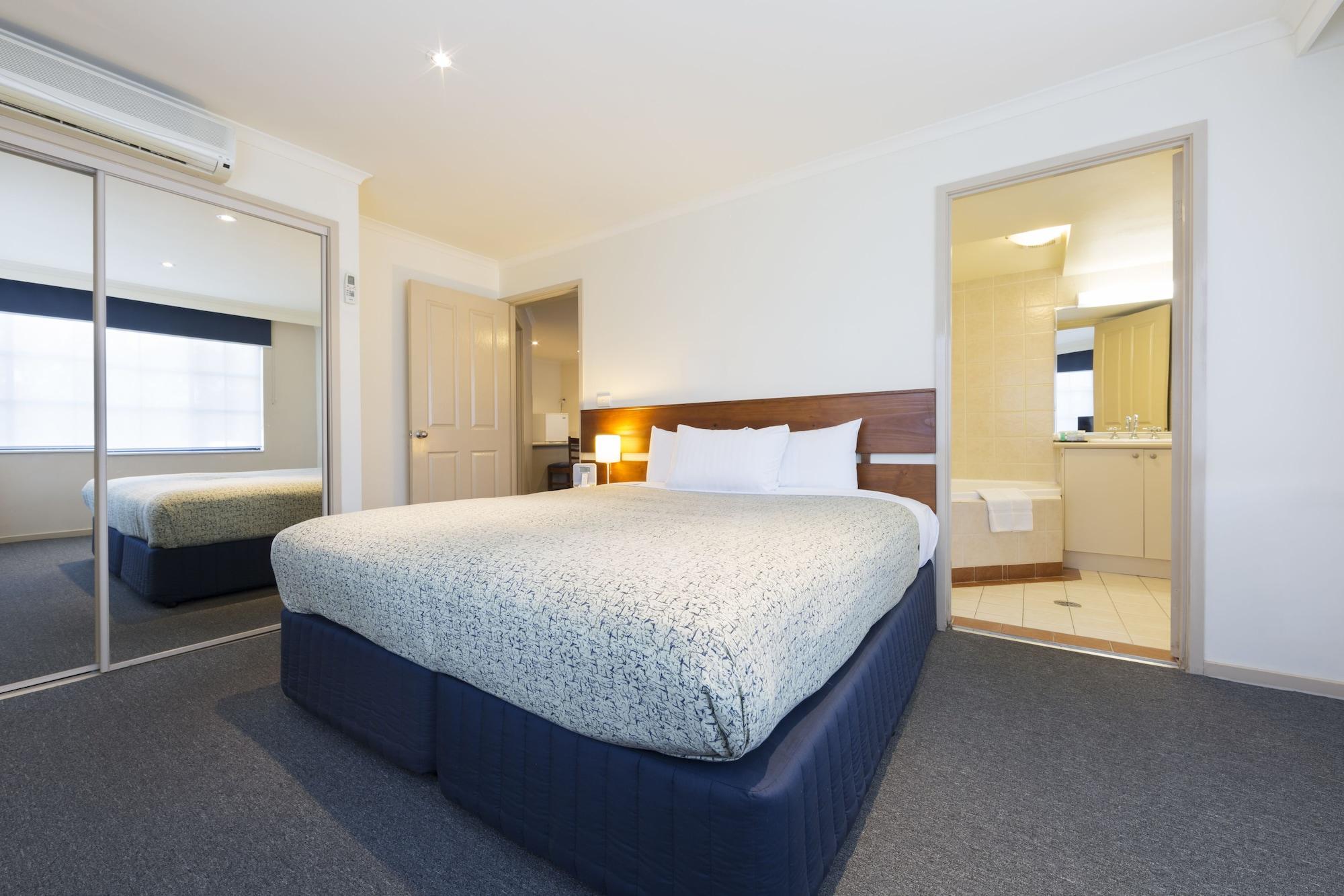 Canberra Parklands Central Apartment Hotel Official Екстер'єр фото