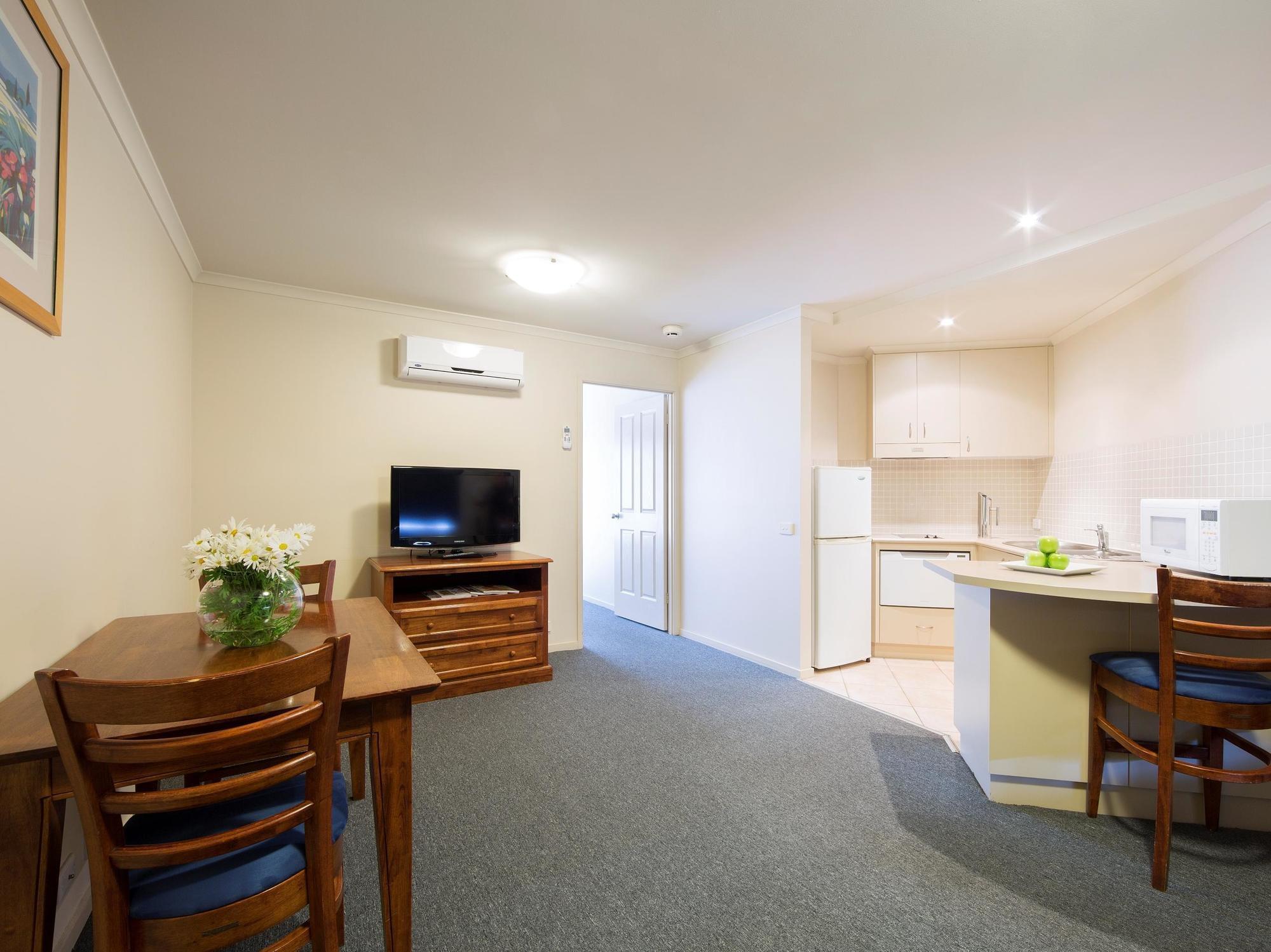Canberra Parklands Central Apartment Hotel Official Екстер'єр фото
