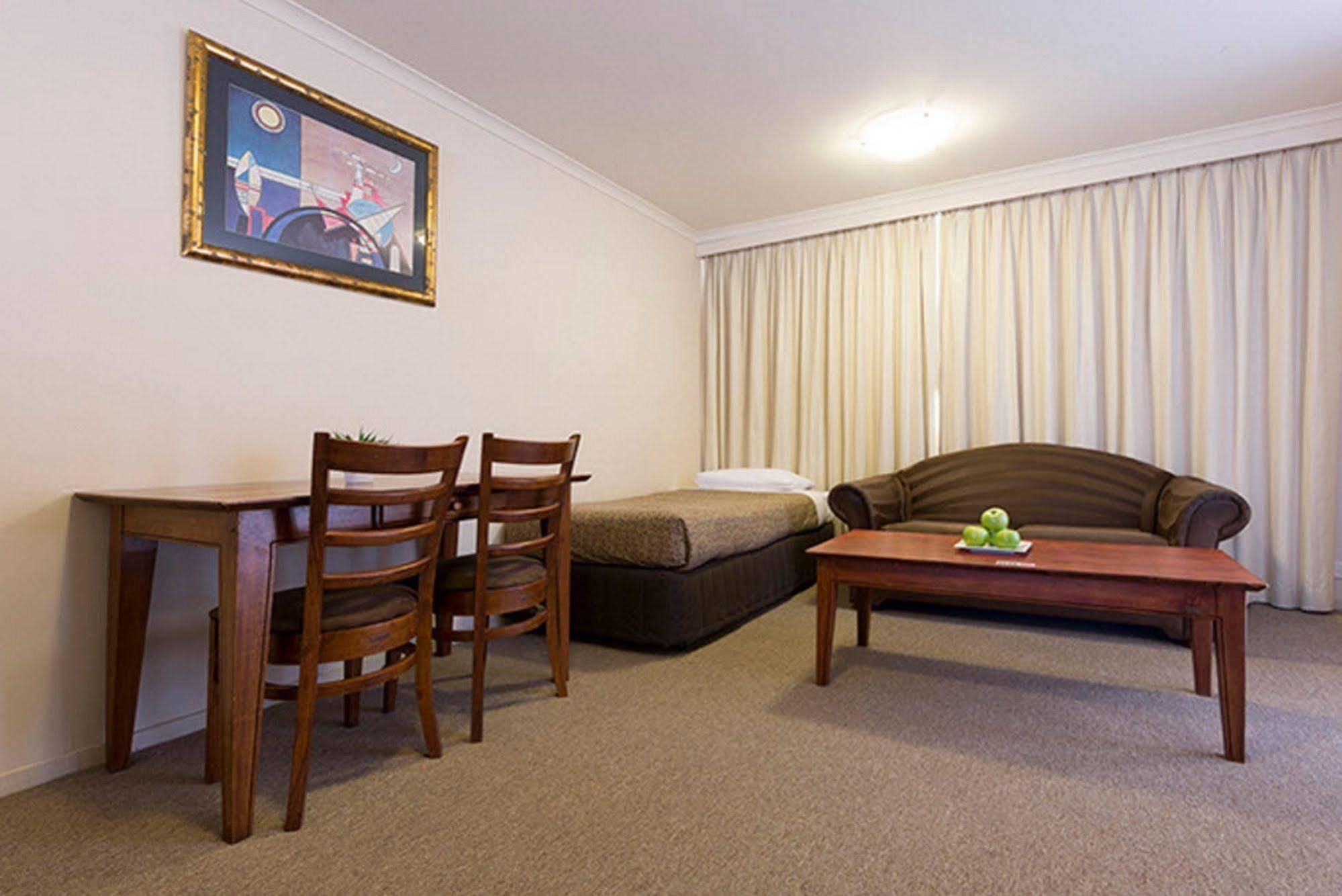 Canberra Parklands Central Apartment Hotel Official Екстер'єр фото